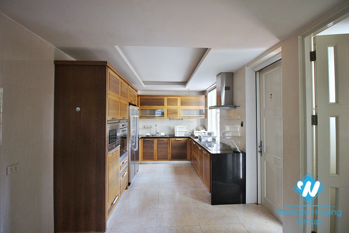 Lake view- House with big terrace for rent in Tay Ho, Hanoi